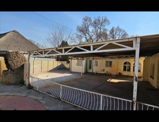 4 BEDROOM HOUSE FOR SALE IN VAAL PARK EXT 1
